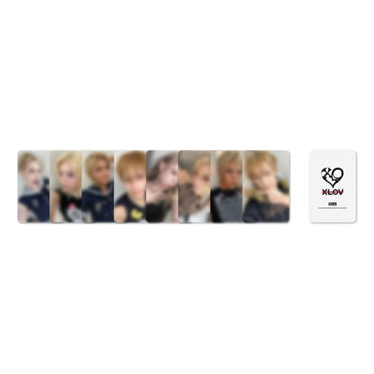 XLOV POP UP MERCH - RANDOM TRADING CARD