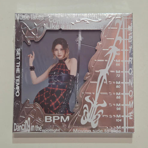 izna 3rd Mini Album [SET THE TEMPO] (POSTCARD Ver.)